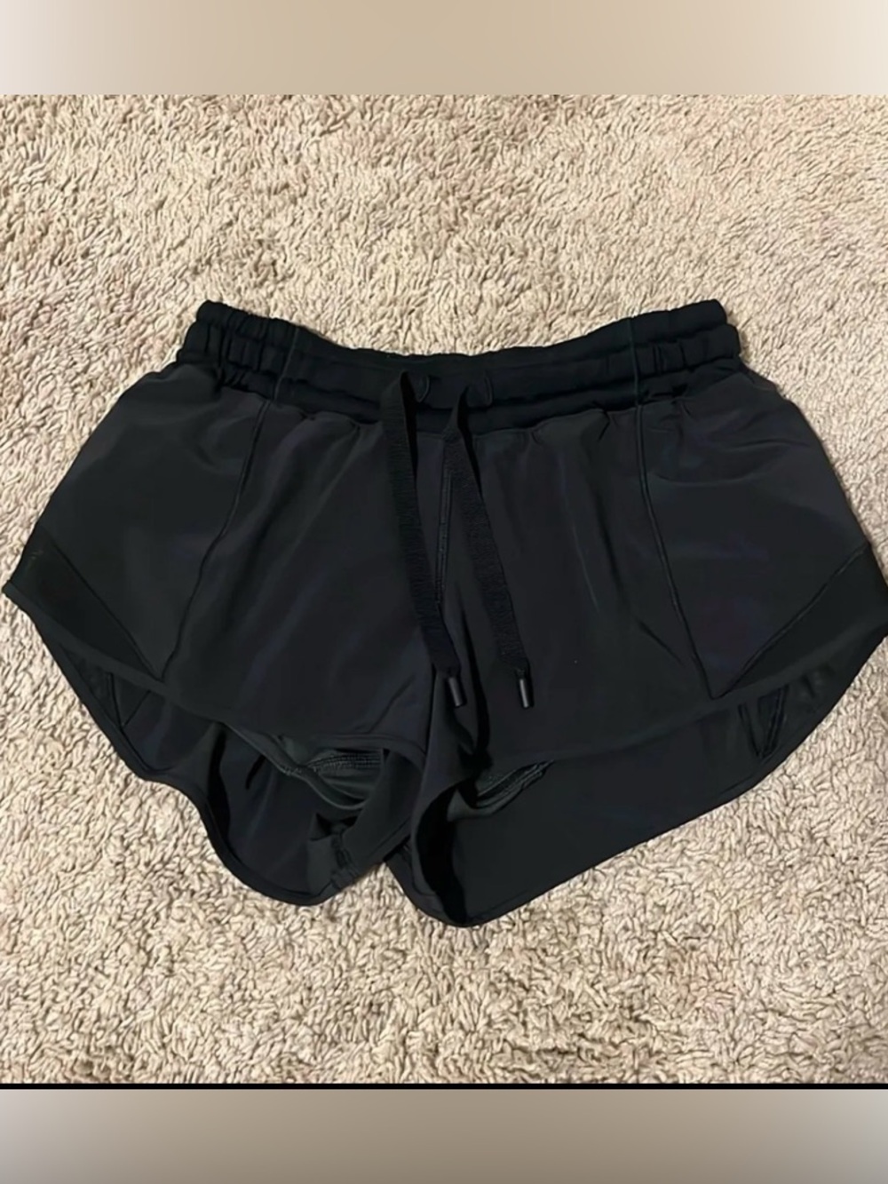 Lululemon low-rise 2.5” shorts